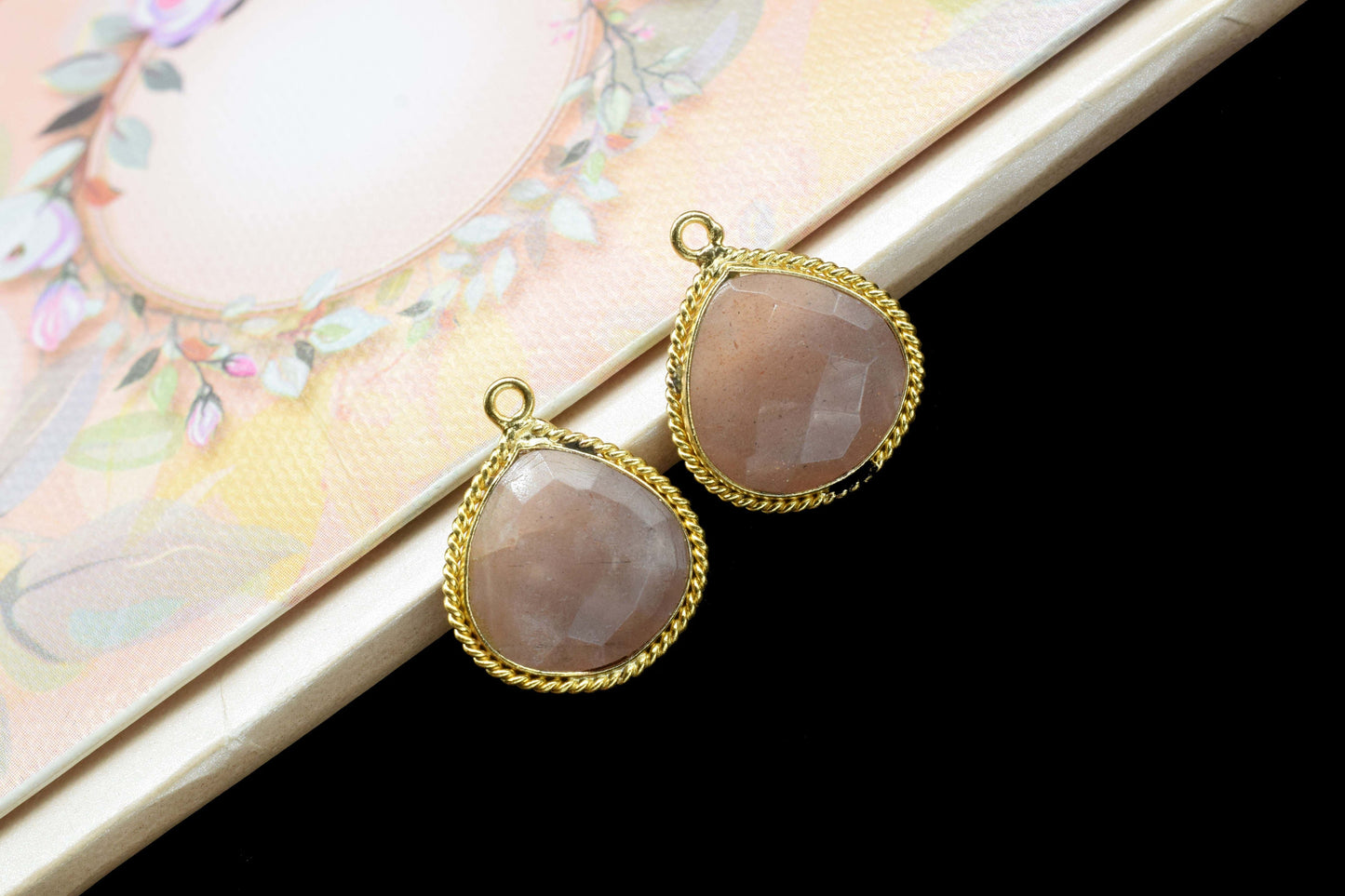 Peach Moonstone Faceted 14mm heart shape Pendant,peach moonstone single bail Jewelry making,Moonstone Charm Pendant,Gemstone Bezels Charms