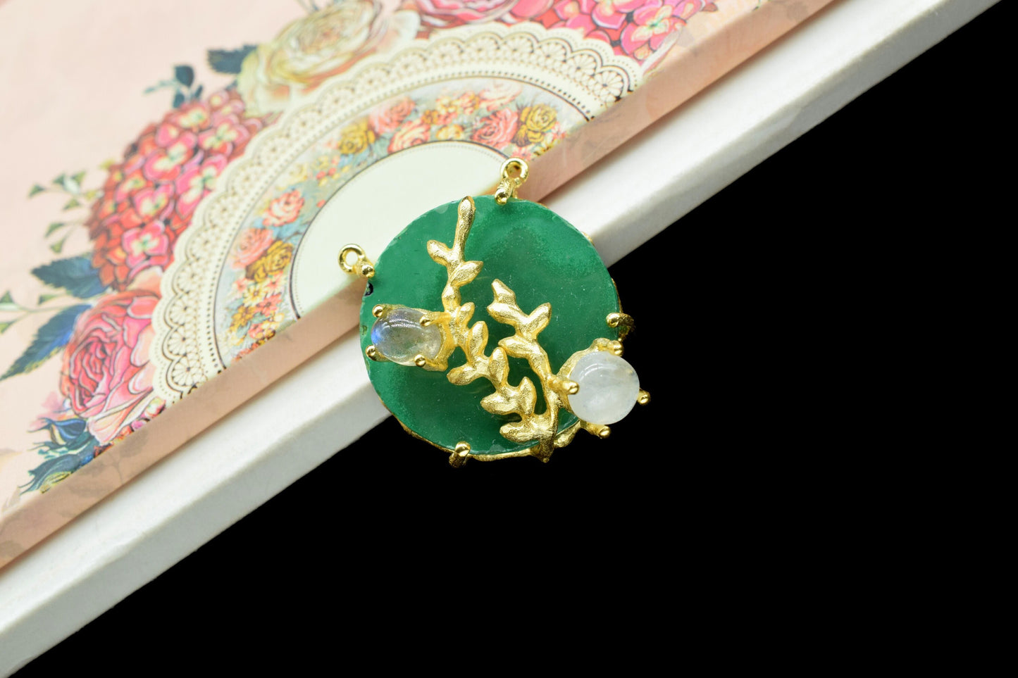 Emerald Quartz Leaf Pendant Charm,Handmade Loop Pendant,Gemstone Rainbow Pendant,Multi Stone Pendant,Prong Set Pendant,Women Pendant Jewelry
