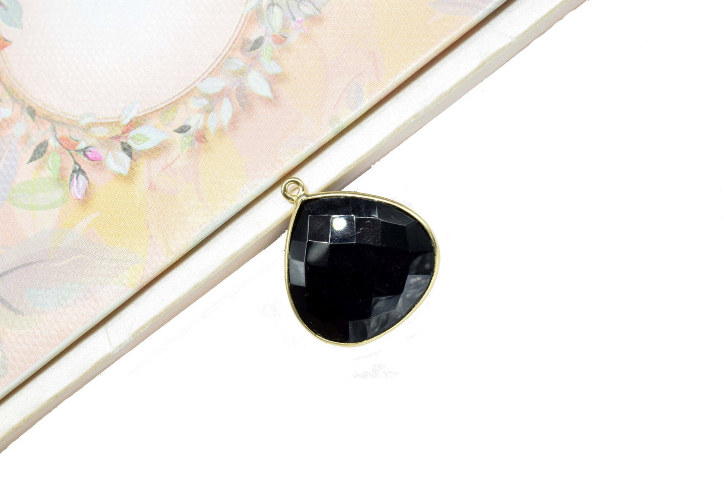 Black onyx 20mm heart Shape Single bail connectors,black onyx charms jewelry making,Black onyx Pendant,Black onyx Gold Plated bezel,Gift