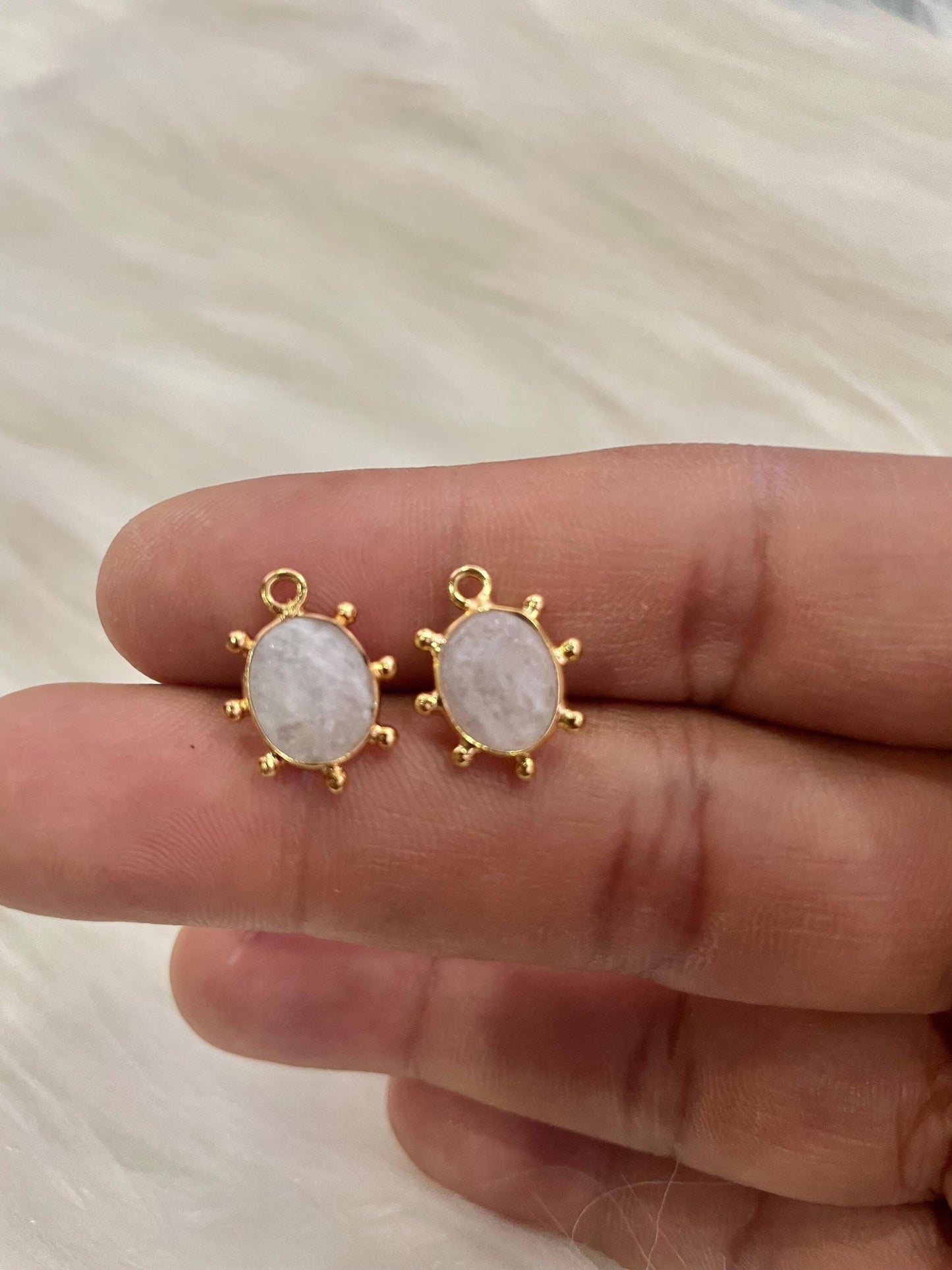 Rainbow Moonstone 8x10mm Oval Shape Components Jewelry Supplies,Rainbow charm Pendant Jewelry,Moonstone Single Bail Brass Gold Edge Jewelry