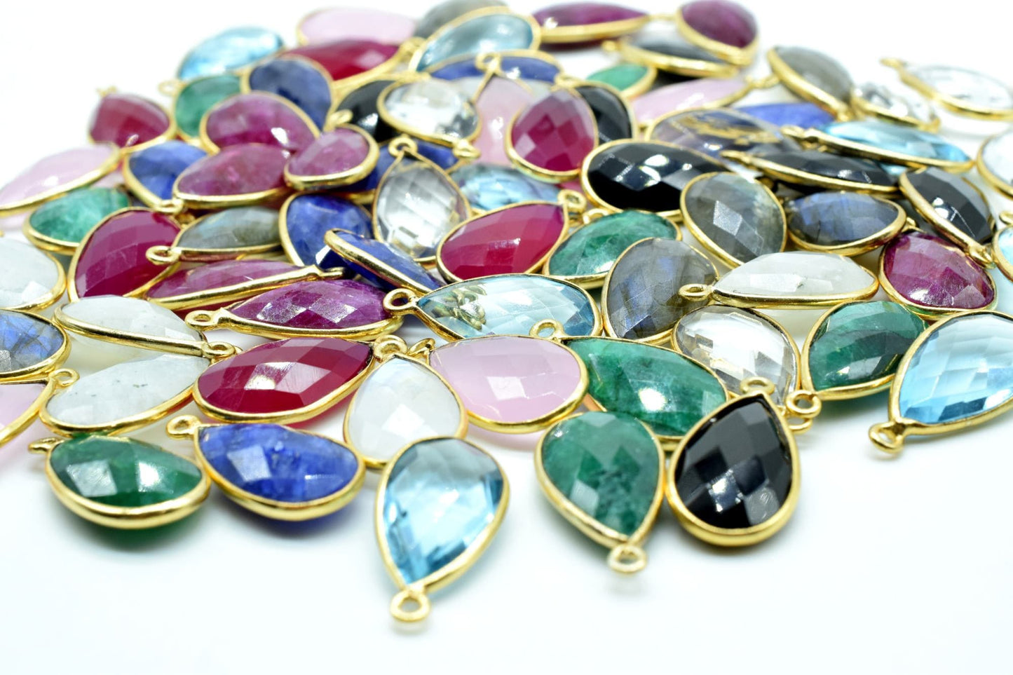 Emerald 10x18mm Pear shape charm,Checker Board cut Emerald Pendant,Hot Emerald charms,Emerald Pear Briolettes,Emerald single bail connectors