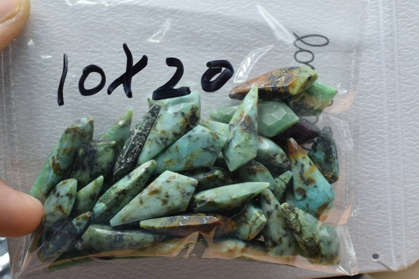 Ruby Zoisite 10x20mm Tie Shape Briolettes ,Fancy Shape beads,Jewelry Making Supply,jewelry Findings item,Zoisite Beads,Gemstone briolettes