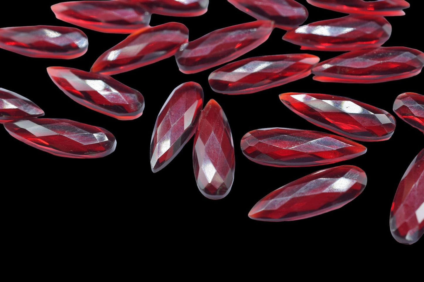 Garnet Faceted 10x30mm Teardrop Briolettes,Garnet Pear Shape Briolettes,Garnet Beads,Red Garnet Faceted Briolettes,Garnet Calibrated Stone