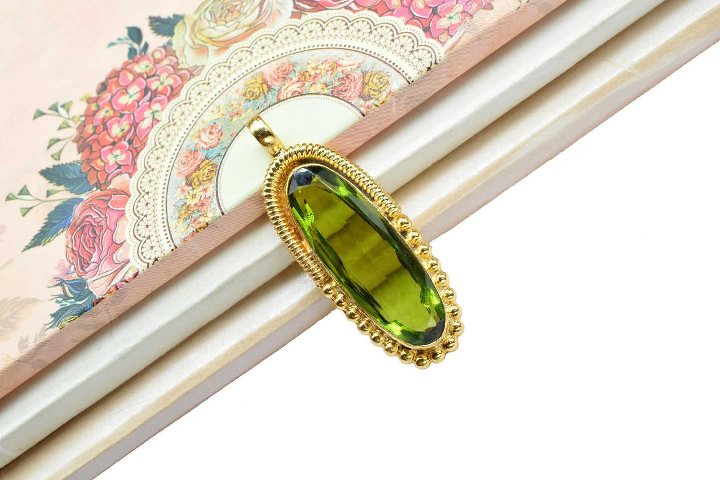 Peridot Quartz Pendant Charm,Green Gemstone Pendant,Handmade Craft,Oval Shape Pendant Jewelry,Statement Pendant,Loop Pendant,Brass Pendant