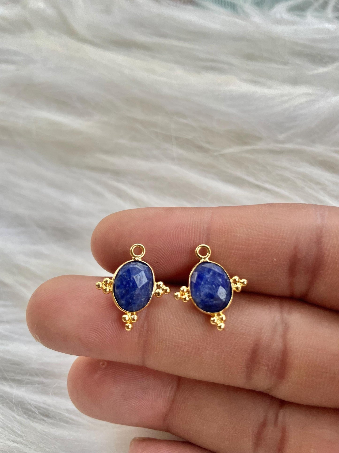 Natural Sapphire 8x10mm Oval Shape Connector,Sapphire single Bail Connectors,Blue Sapphire Gold Plated Connector,Blue Sapphire Component