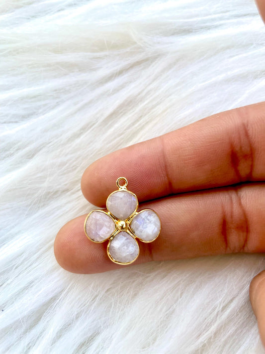 Moonstone Heart Shape Pendant,Natural Gemstone jewelry,Moonstone Heart Shape Bezel Charms,Moonstone Bracelet Charm,Jewelry Making SupplyP123