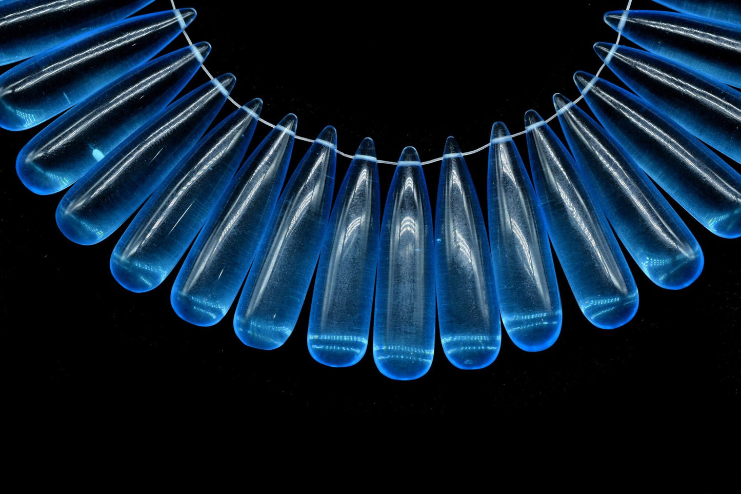 London Blue topaz Long drop 8x30mm smooth Briolettes,Blue topaz Briolette,Tear Drop Briolettes,jewelry supplies,Blue topaz drops,Topaz bead