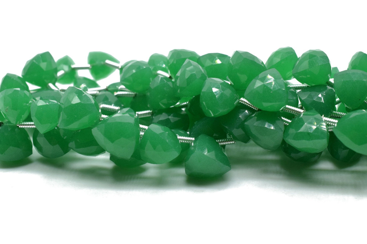 Green Onyx Faceted Trillion beads,Trillions Faceted Briolettes,gemstone Briolettes,Green Onyx Trillion beads,fancy Briolettes beads,gift