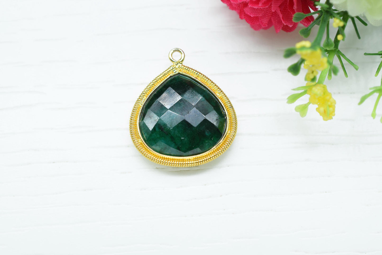 Natural Emerald 20mm Heart Beads Charm,Gemstone Heart Bezel,Boho Pendant connector,Single Bail Pendant,Handmade Bezel Charm,Necklace Pendant