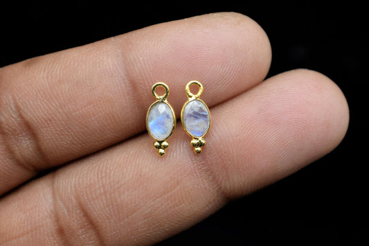 Moonstone Charms Connector/Handmade Jewelry/Gold Plated Connector/Tiny Pendant/Moonstone Pendant/Oval Shape Connector/Gemstone Charms/Gift