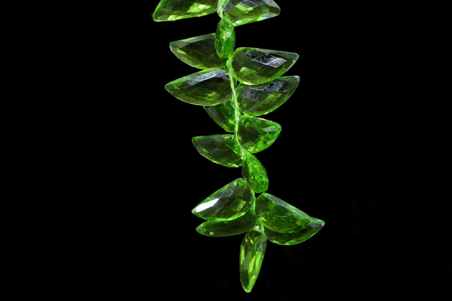 Peridot 10x20mm Horn shape faceted beads,Shark Tooth Shape beads, jewelry supplies,Peridot Briolettes,AAA Quality Briolettes,Peridot Beads