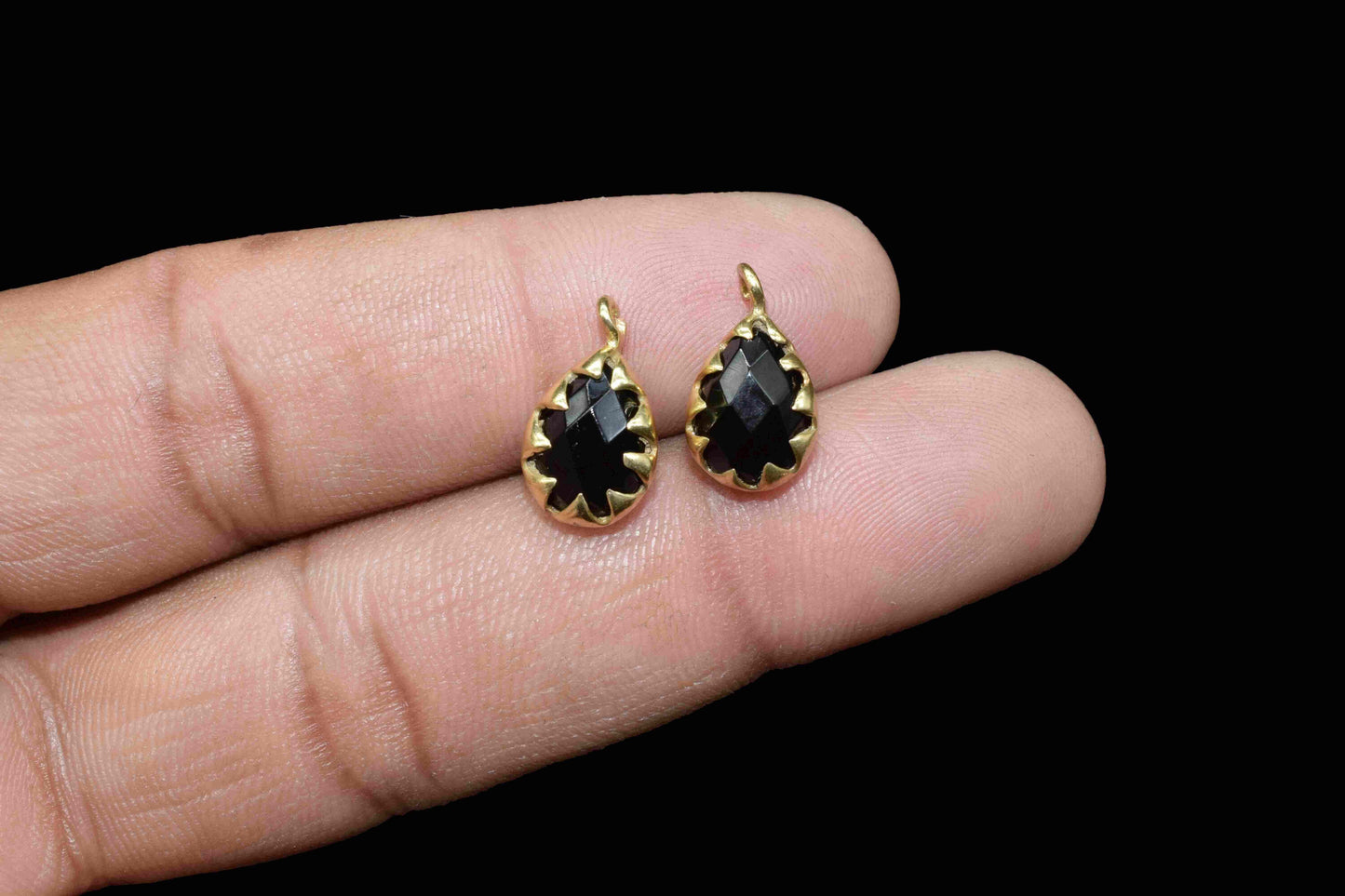 Black Onyx Prong Bezel Pendant,Handmade Gemstone Bezel Link,Tiny Black Onyx Bezel Connector,Single bail connector,Black Onyx Pendant Jewelry