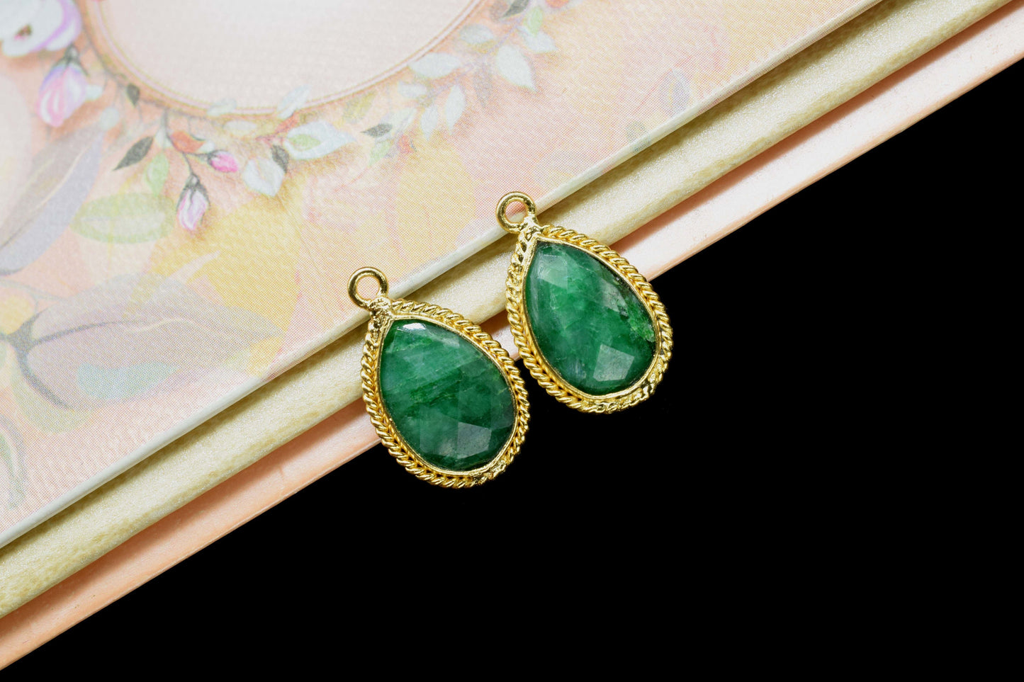 Natural Emerald 10x14mm Pear Shape Connector,Emerald Gold Plated Charms Connectors,Emerald Gemstone Single Bail Connectors Jewelry,Gift