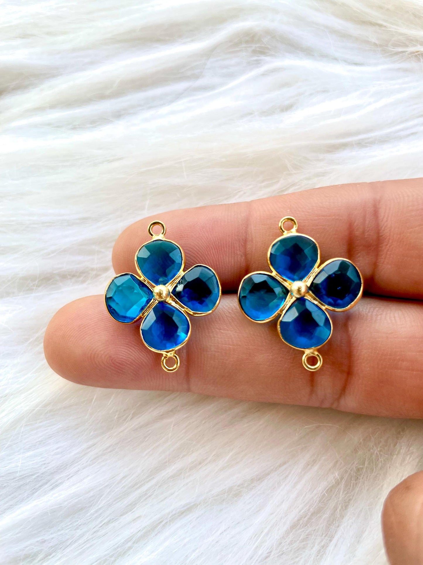 Blue Topaz Heart Shape Pendant,jewelry Component,Blue Topaz connectors,Topaz Bezel Charm,Jewelry Making Supply,Topaz Bracelet Charms,P123