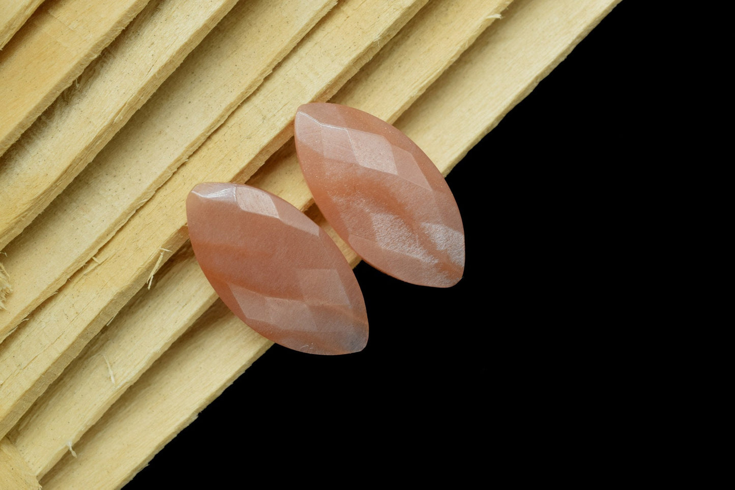 Peach Moonstone 10x20mm Marquise shape Faceted Hand Cut Gemstone Briolette,Marquise Shape Briolette - Loose Gemstone -,gemstone briolettes