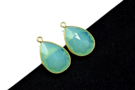 Chrysoprase 13x18mm Pear Shape single bail charm,Chrysoprase Teardrop Gold Plated bezel,Gold Bezel,jewelry making charm,Chrysoprase bezel,