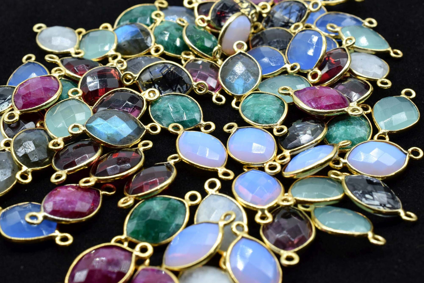 Blue Flash Labradorite 10x13mm Eye shape double loop connectors,Brass Gold Plated bezels,Labradorite Pendants,Labradorite handmade bezels