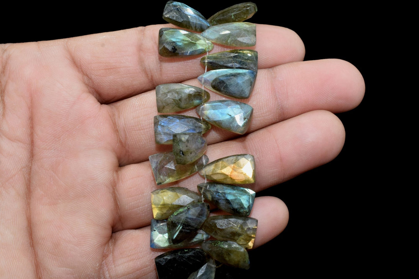 Labradorite 8x16mm Pyramid Shape Briolettes,Labradorite Faceted Briolette,8x16mm Triangle Faceted beads,Flashing Fire Briolette,