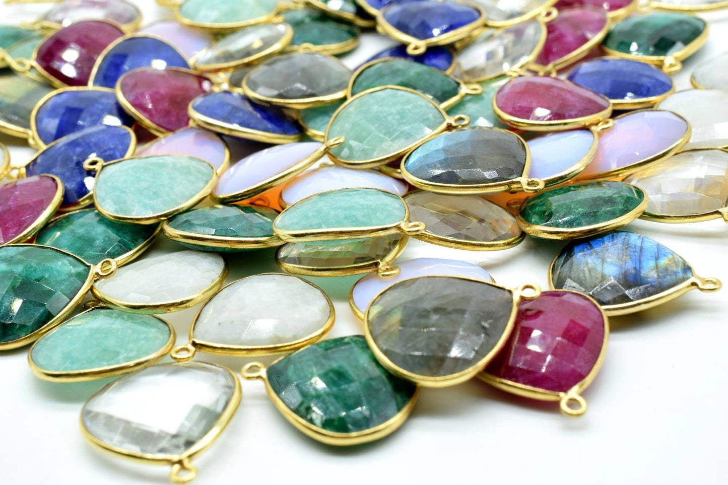 Ruby 20mm Heart Shape Charm,Dyed Ruby Faceted Heart Shape Connector,Bezel Heart Shape Connector,Ruby Single Flat Bail links,Ruby gold charms