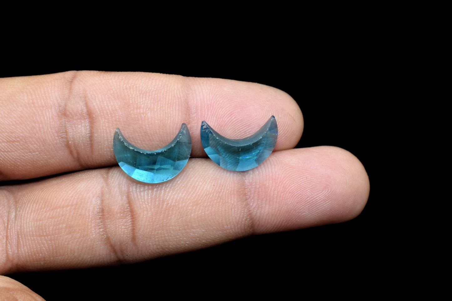 Neon Apatite 15mm Faceted Moon shape briolette,Neon Apatite Gemstone, Moon Shape Beads,Crescent Moon Shape Stone,Drilled Gemstone briolettes