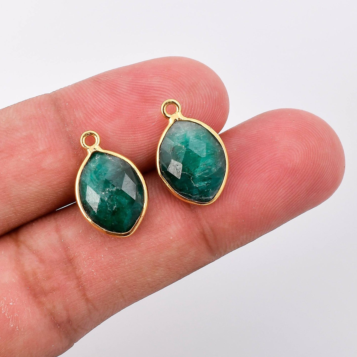 Emerald 10x13mm Bezel Charm connector,Eye Shape Gold Plated bezel,Gold Vermeil Bezel,Emerald jewelry making charm,emerald Gold-Filled bezels