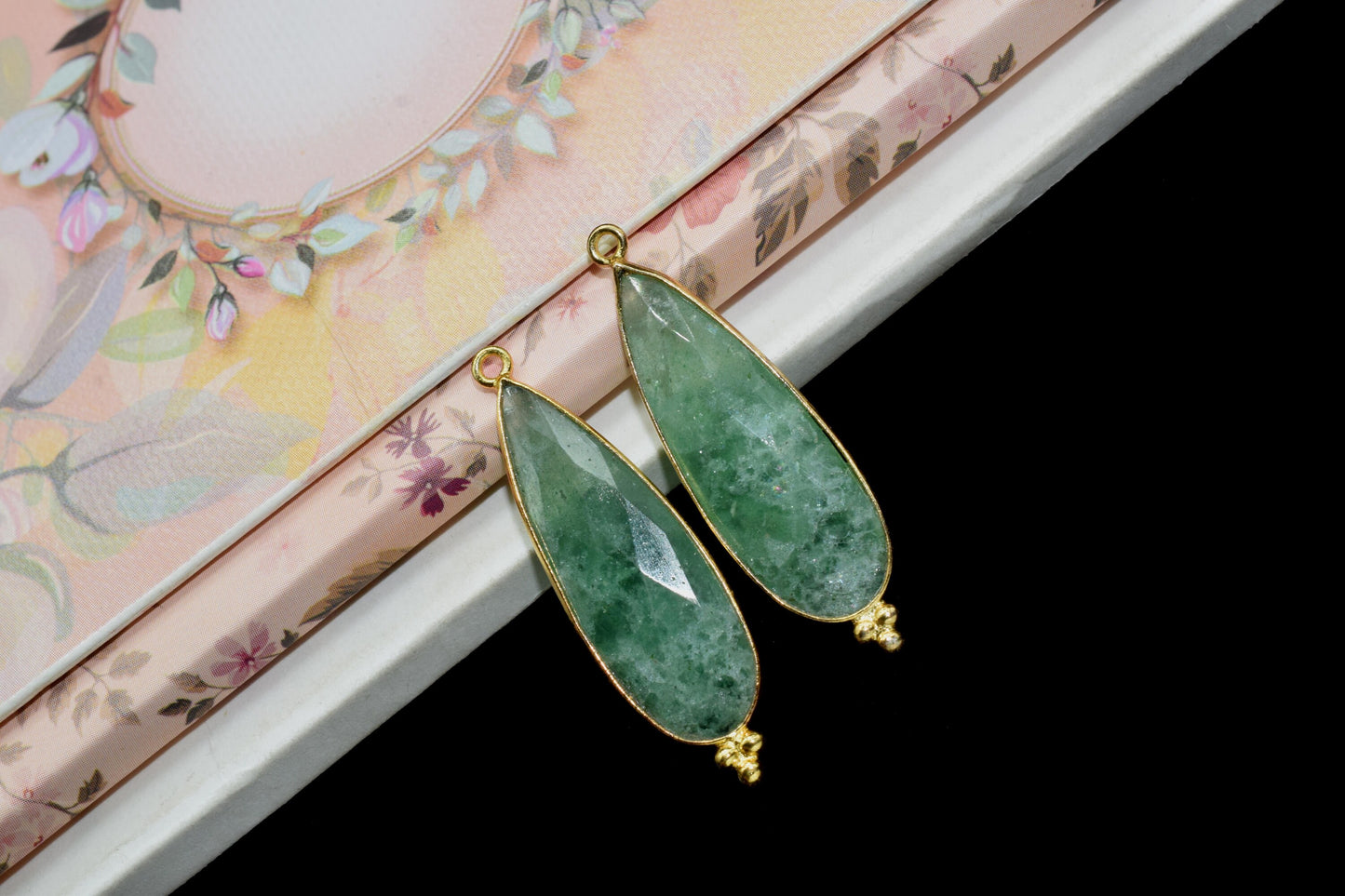 Green strawberry 10x30mm Bezel charms,Bezel Link Supplies,Green strawberry Jewelry,Brass Connector Pendant,GemstoneTeardrops Green Pendant