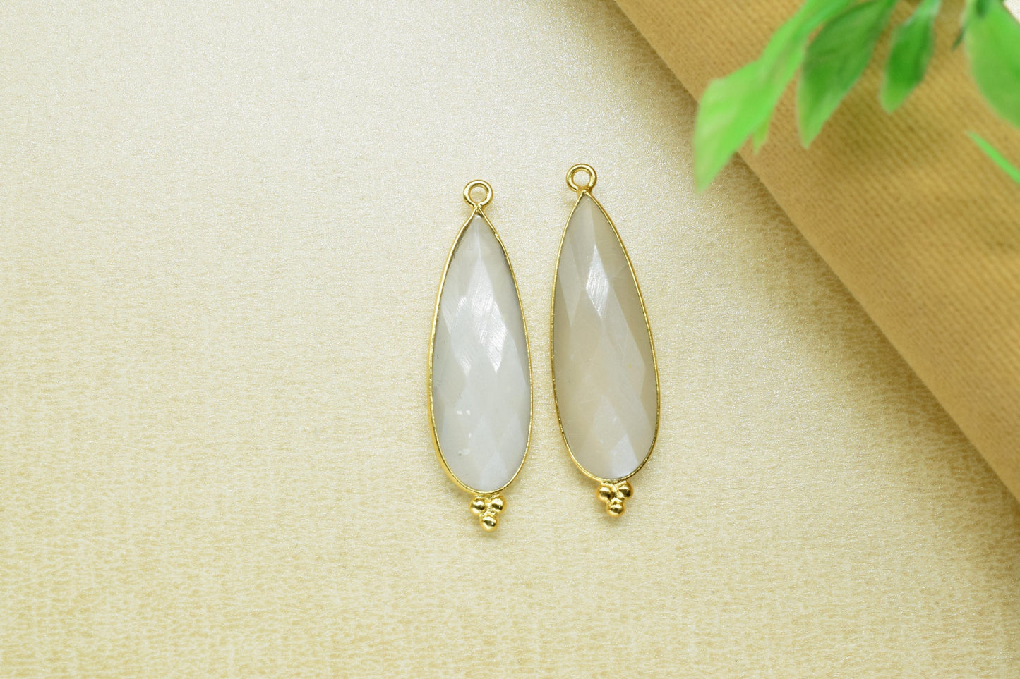 Grey Moonstone 10x30mm Bezel charms,Grey Moonstone Pendant,Station Bezel Link Supplies,Connector Pendant,Gemstone Teardrops,Jewelry making