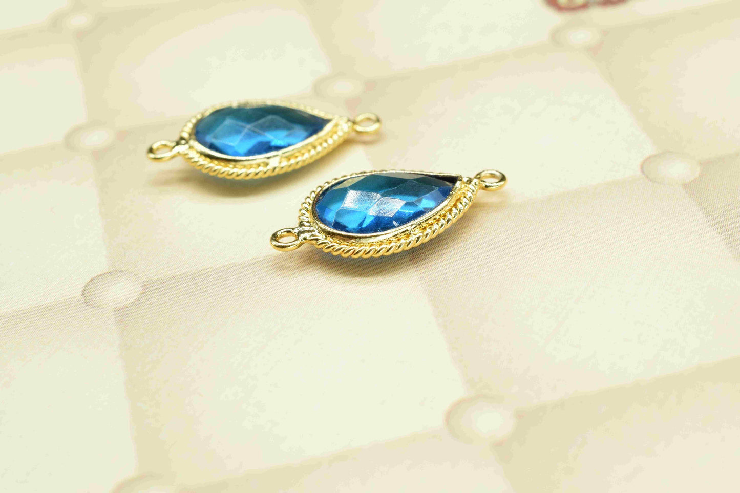 Blue Topaz Bezel Charms,Blue Topaz 9x13mm Teardrop Shape Bezel,Blue Topaz Gemstone Pendant,Finding bezel Charms Item,Jewelry Making Supplies