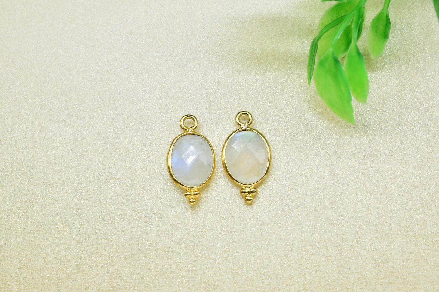 Rainbow Moonstone 8x10mm Oval Shape Components Jewelry Supplies,Rainbow charm Pendant Jewelry,Moonstone Single Bail Brass Gold Edge Jewelry