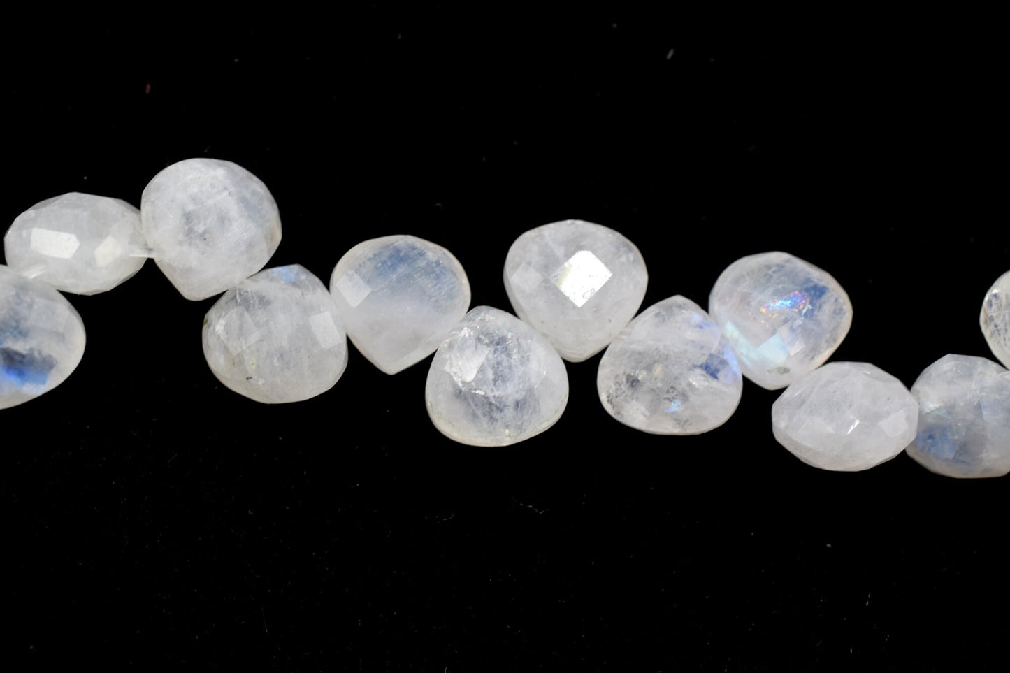 Moonstone 14mm Heart shape Briolettes,Moonstone briolettes for making jewelry,Moonstone Briolettes,Moonstone Heart briolettes strand,jewels