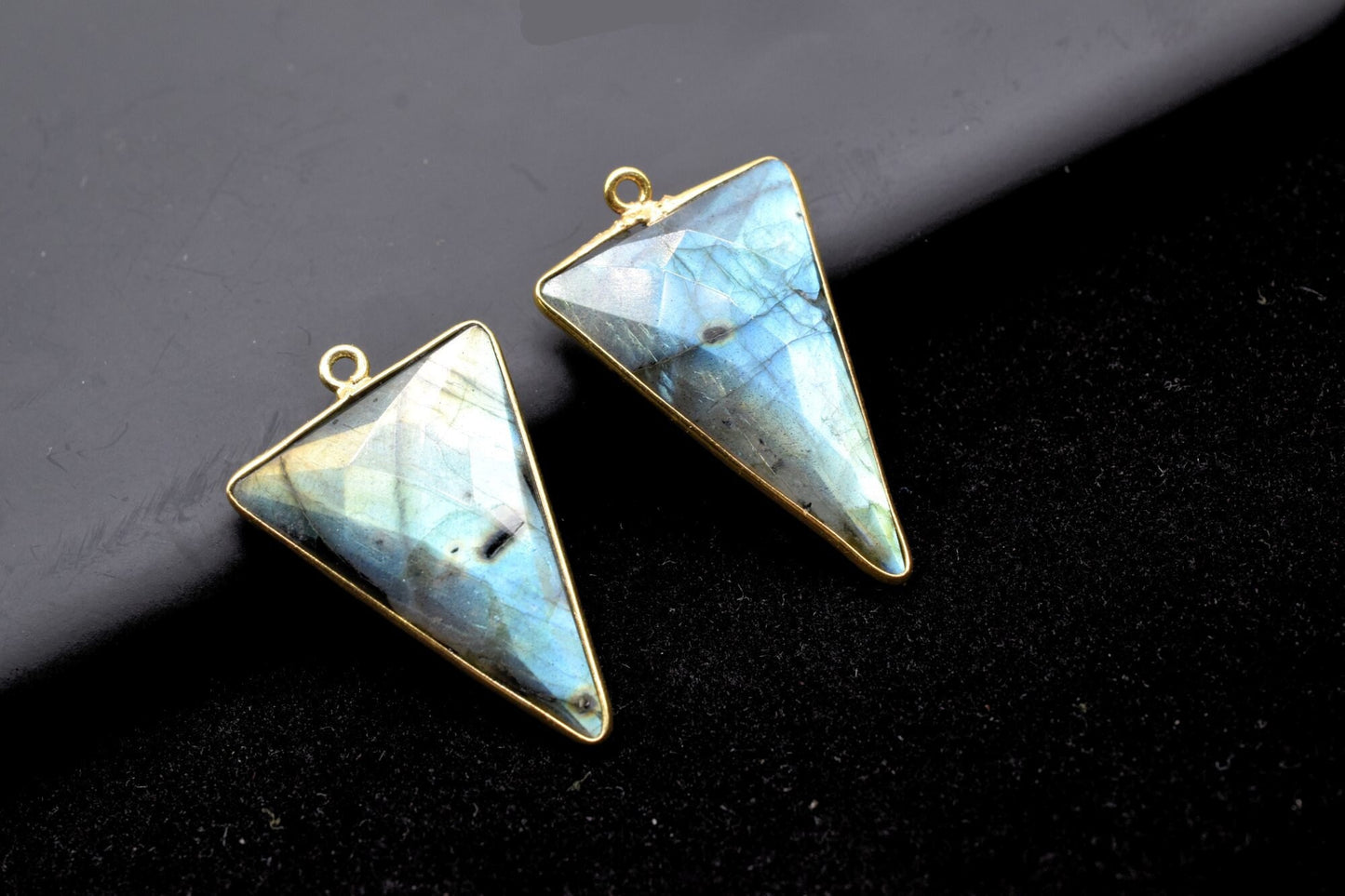 Labradorite 20x30mm Trillion Shape bezel,Gold Plated bezel,Labradorite Bezel Charm,Gold Vermeil Bezel,jewelry making charmGold-Filled bezel