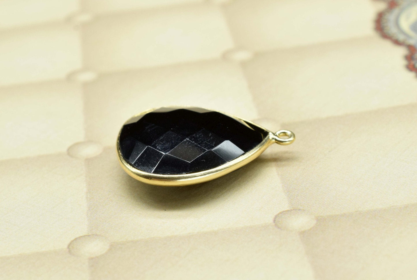 Black onyx 20mm heart Shape Single bail connectors,black onyx charms jewelry making,Black onyx Pendant,Black onyx Gold Plated bezel,Gift