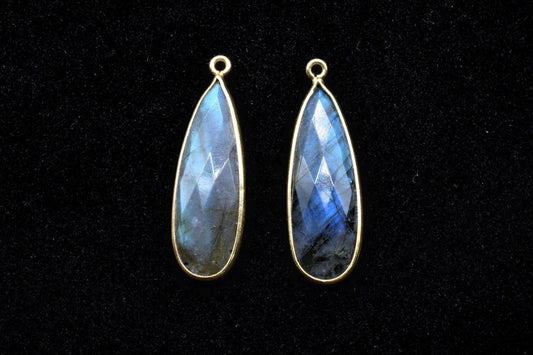 Labradorite 10x30mm Bezel charm,Brass Gold Plated bezel,Natural Labradorite Pendants Teardrop  Light Gold Bezel Trim Edge Faceted Gemstone