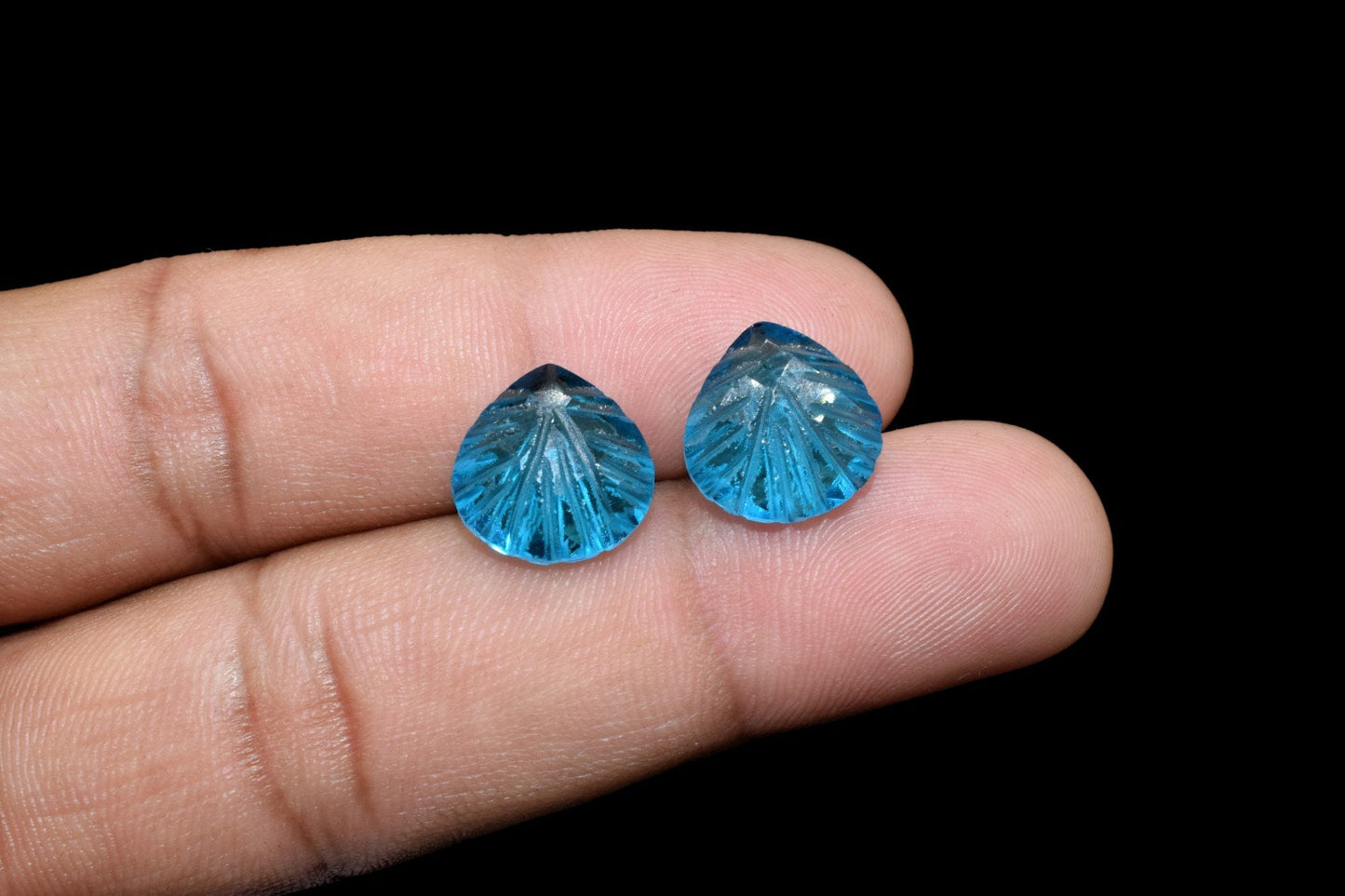 12mm Neon Apatite Heart Shape Briolettes,Apatite Carved Heart Shape Beads,Fancy Carving Briolettes,Gemstobe carving Briolettes,loose stone