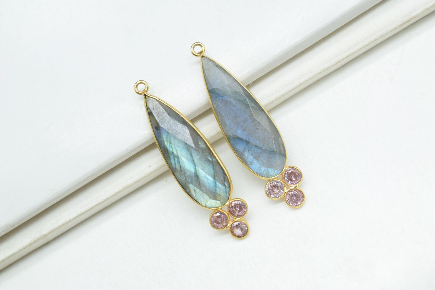 Labradorite 10x30mm Pear shape Bezel charms,Labradorite Pendant,Grey Gemstone connector,Labradorite Jewelry,Cubic zirconia Bezel charm,P121