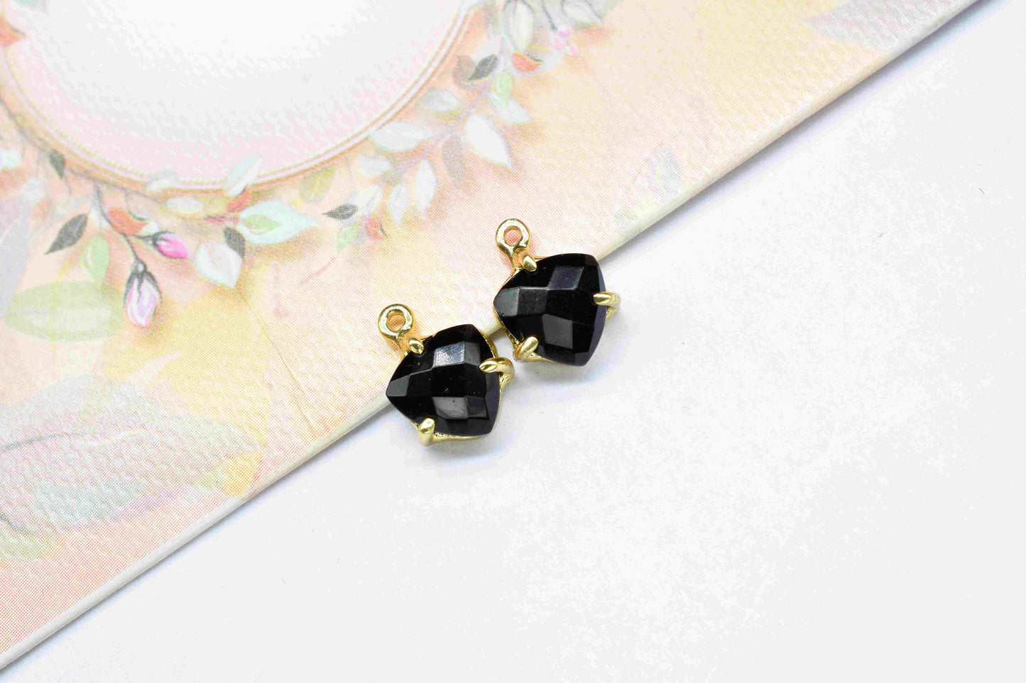 Black Onyx 8mm Triangle Shape Gemstone Single bail connector,Black Onyx Handmade Gemstone Bezel Prong Pendant,Black Onyx Connector jewelry