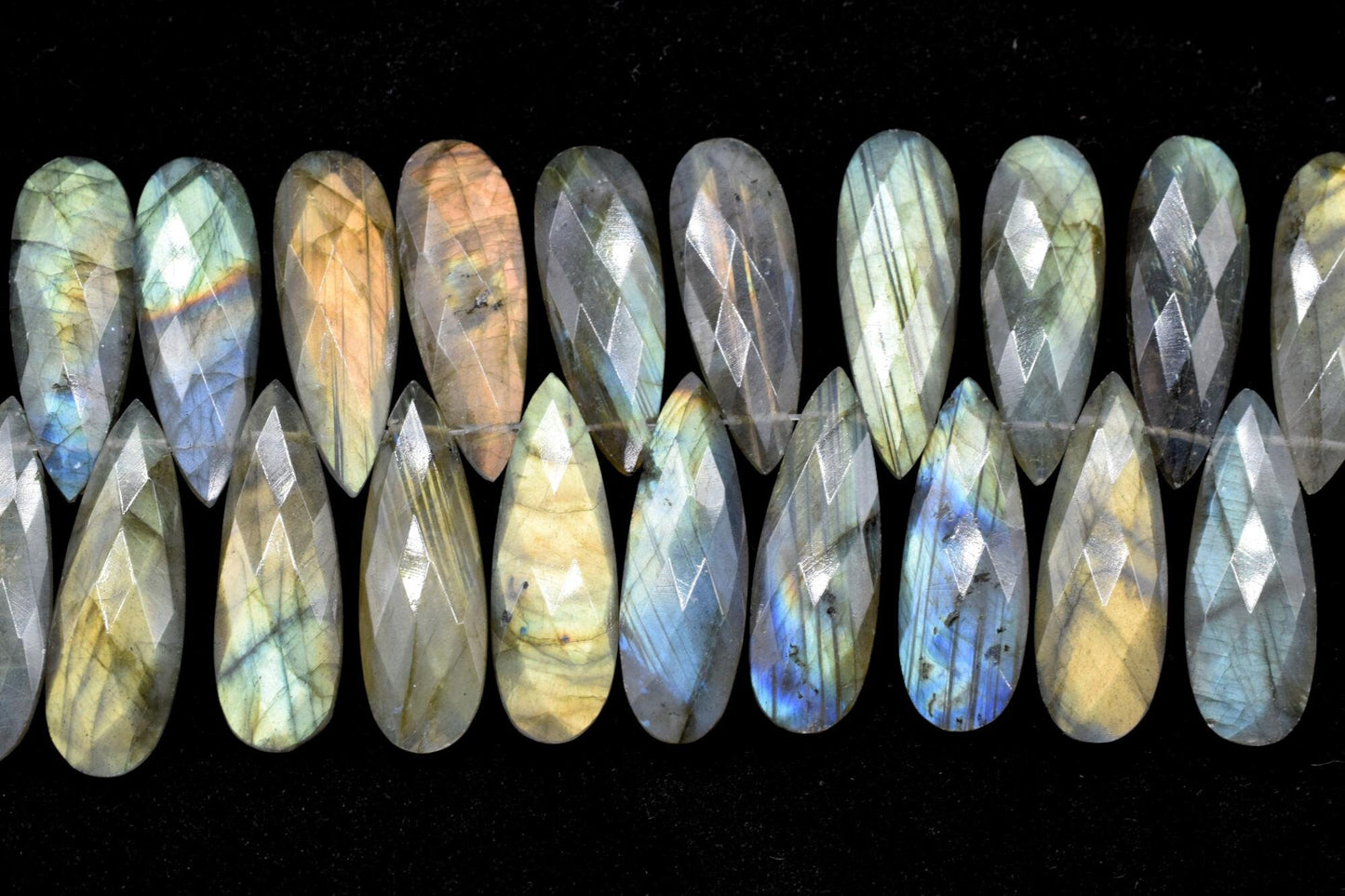 Labradorite Long drop 10x30mm Briolettes,Labradorite Briolette,Tear Drop Briolettes,jewelry supplies,Labradorite drops,Labradorite jewelry