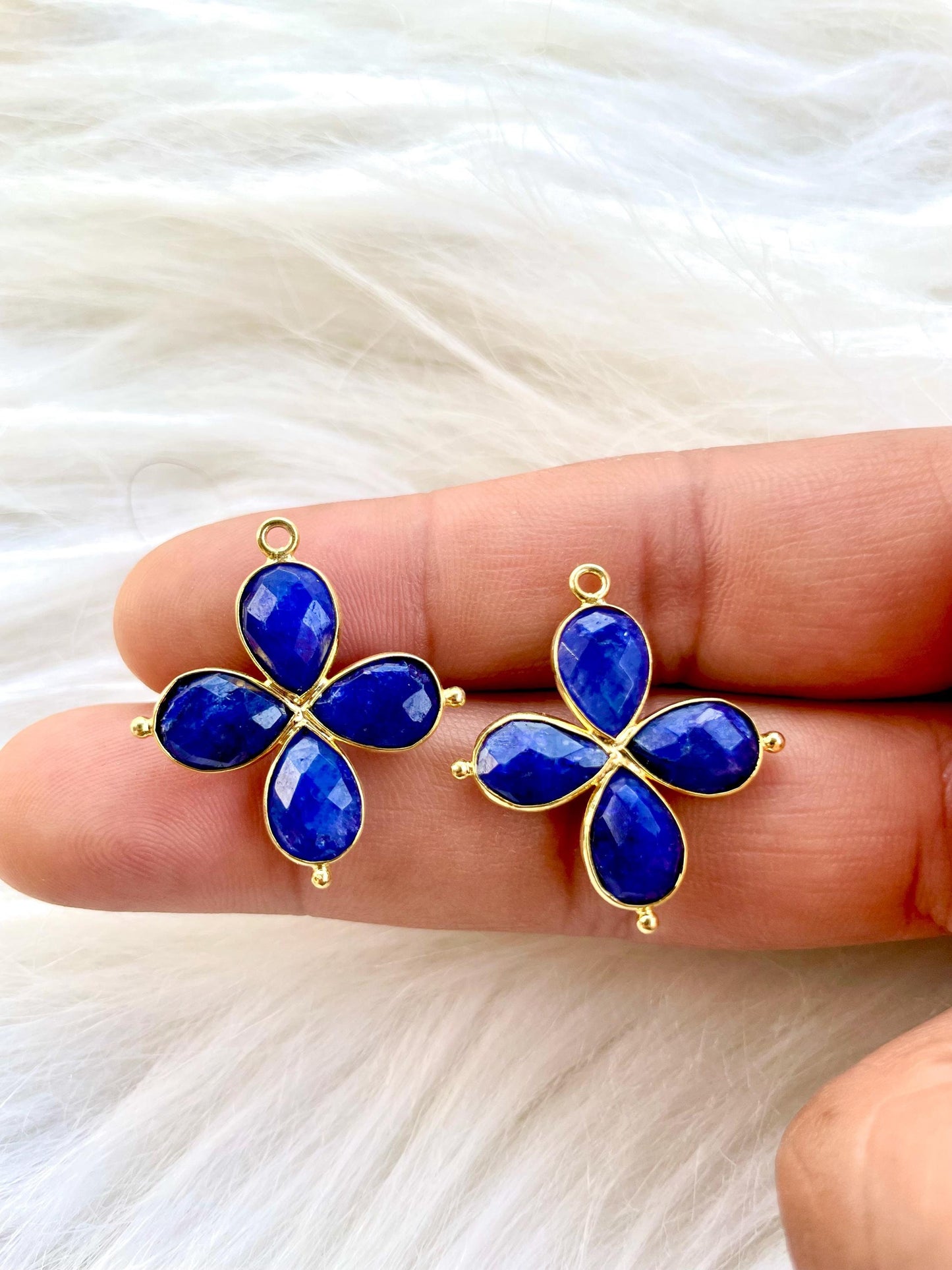 Blue Sapphire Teardrop Pendant,Blue Gemstone jewelry,Sapphire Bezel connectors,Gemstone Bracelet Charms,Single Loop connector,B'Gifts,P122