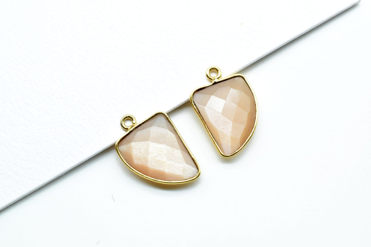 Peach Moonstone 12x15mm Horn shape Single bail Connector,Bezel links Connector,jewelry making Connector,Single Loop Connector,peachMoonstone