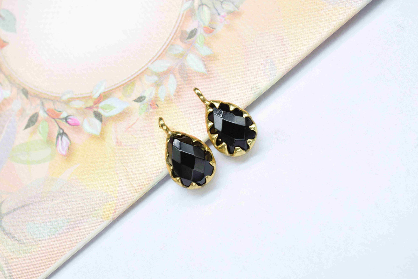 Black Onyx Prong Bezel Pendant,Handmade Gemstone Bezel Link,Tiny Black Onyx Bezel Connector,Single bail connector,Black Onyx Pendant Jewelry