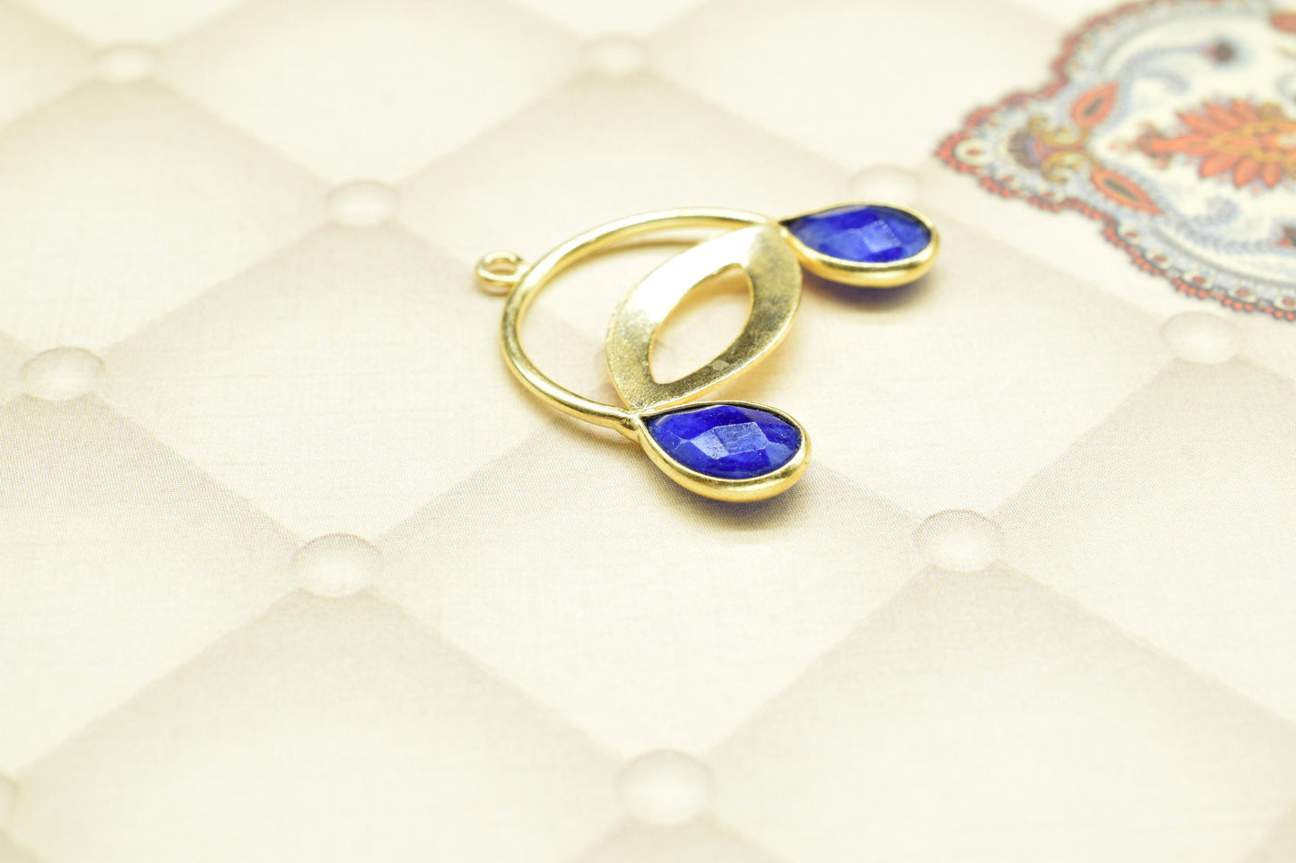 Sapphire Teardrop Pendant/Woman Jewellery/Sapphire Faceted Teardrop/Gemstone Pendant/Handmade Teardrop Jewelry/Charms & Pendants/Single Bail