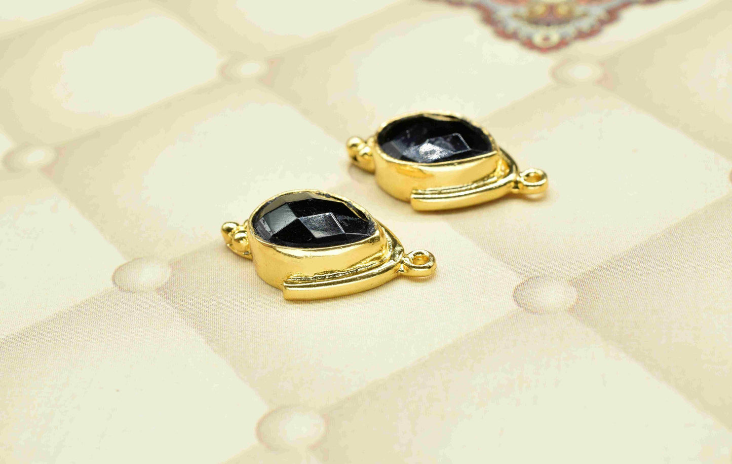 Black Onyx 9x13mm Bezel Connector,Teardrop Shape Gold Plated bezel,Black Onyx Bezel,Black Onyx jewelry making charm,double bail connnectors
