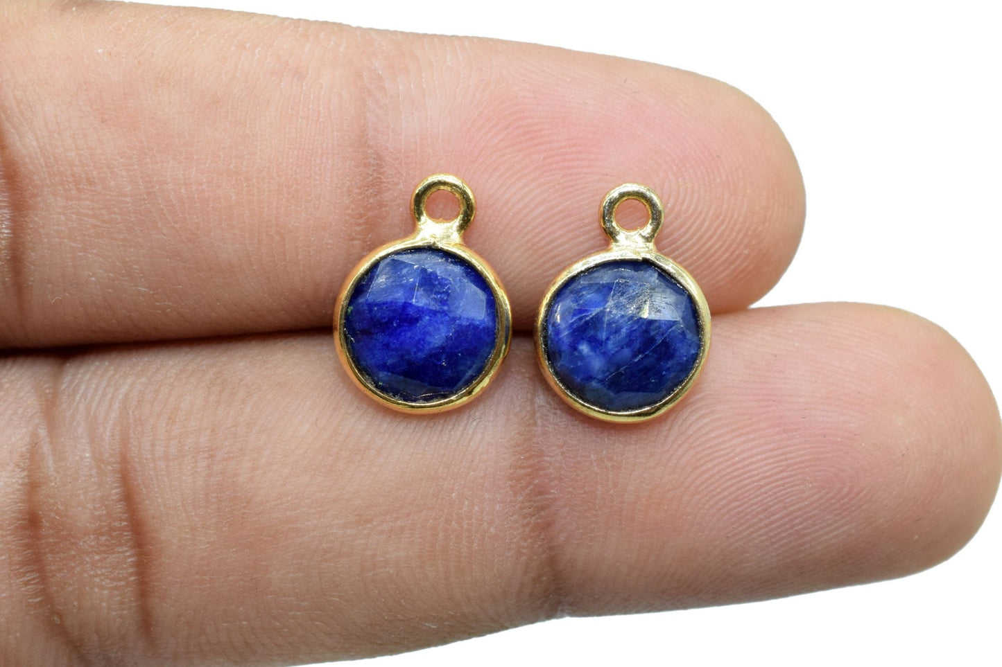 Genuine Blue Sapphire 8mm charm,Sapphire Pendant,Sapphire Round Gold Plated bezel,Vermeil Bezel,jewelry making charm,Emerald Brass connector