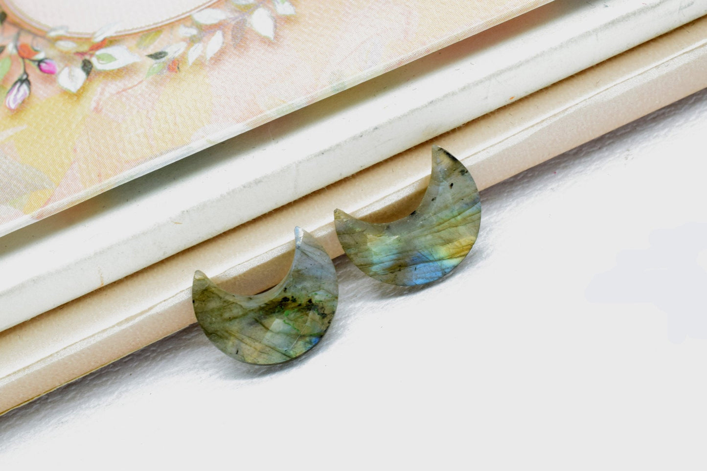 Labradorite 15mm Moon Shape Briolettes,Labradorite Crescent Moon Shape Beads,Natural Briolettes, Flashy Labradorite Moon Shape Pendants