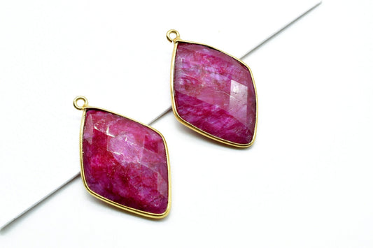 Ruby 20x30mm Bezel Charm,Ruby kite Shape Gold Plated bezel,Gold Vermeil Bezel,Ruby jewelry making charm,Ruby Gold-Filled bezels,Ruby pendant