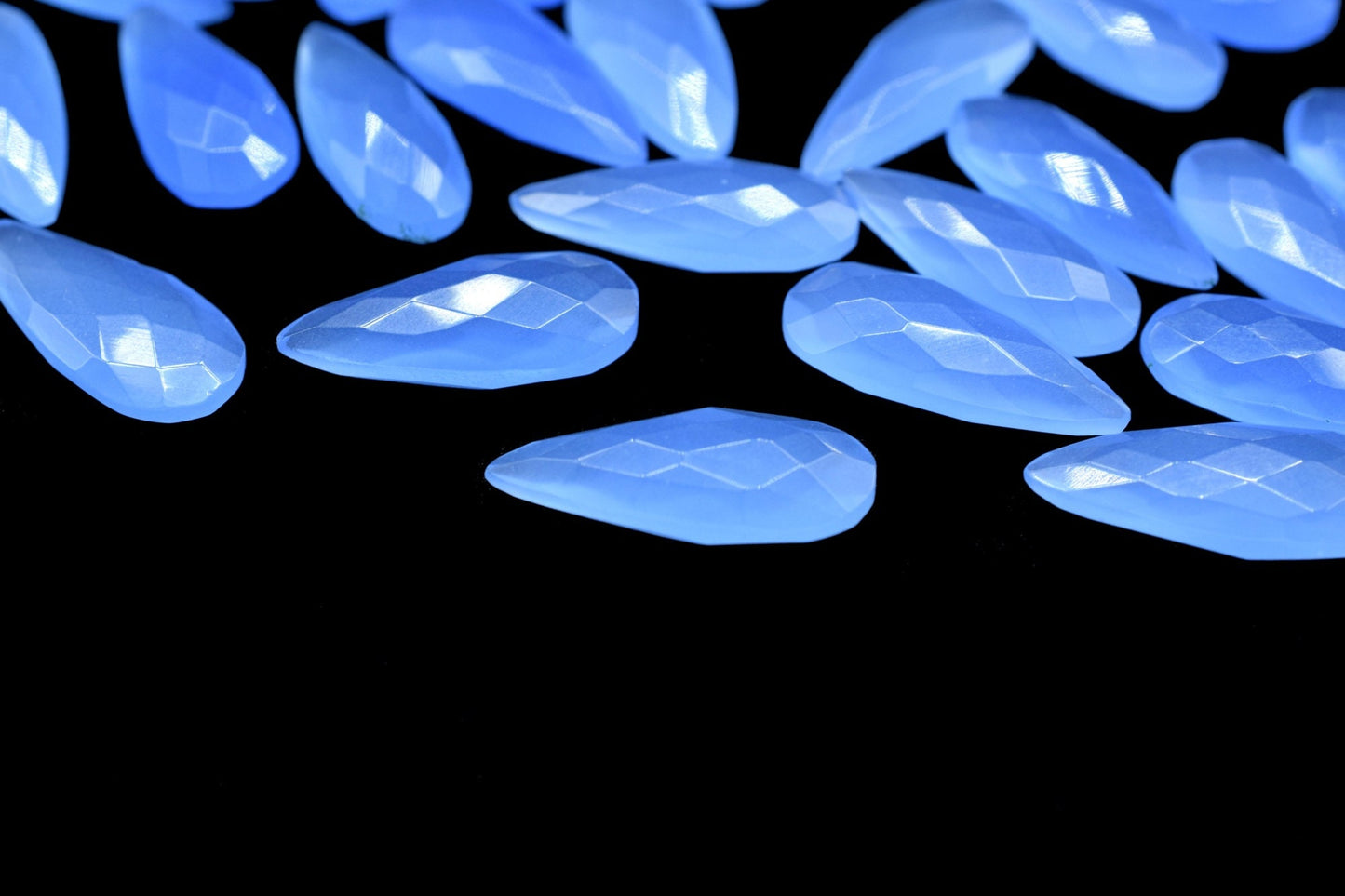 Blue Chalcedony 8X20mm Faceted Pear Shape Briolettes,Chalcedony Teardrop Briolettes,Blue Gemstone Briolettes,Blue Chalcedony Faceted Beads,