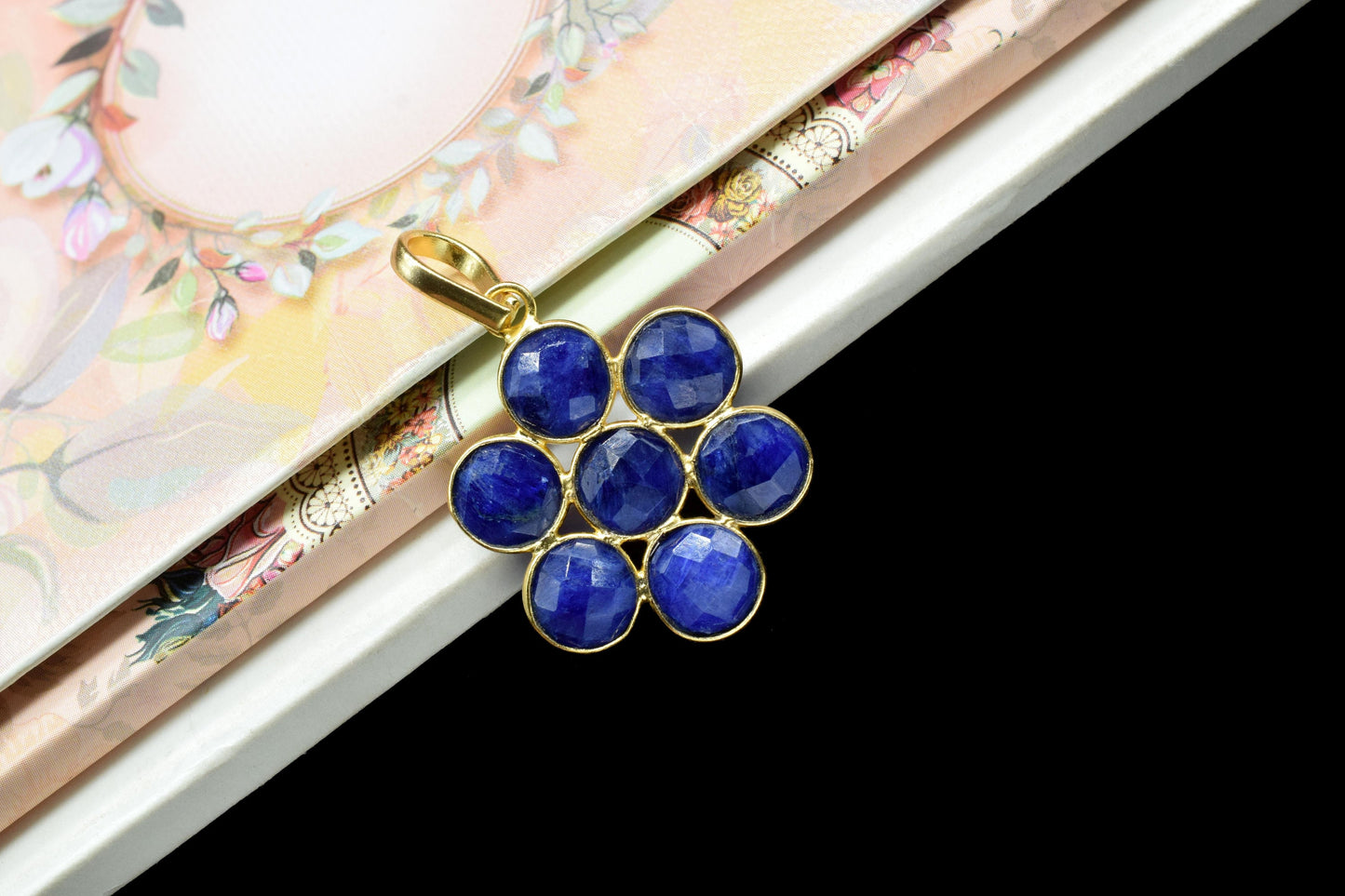 Blue Sapphire Pendant,Precious Gemstone Pendant,Station Bezel Link Supply,Handmade Jewelry,Round Flower Pendant,Blue Sapphire Jewelry,Gift