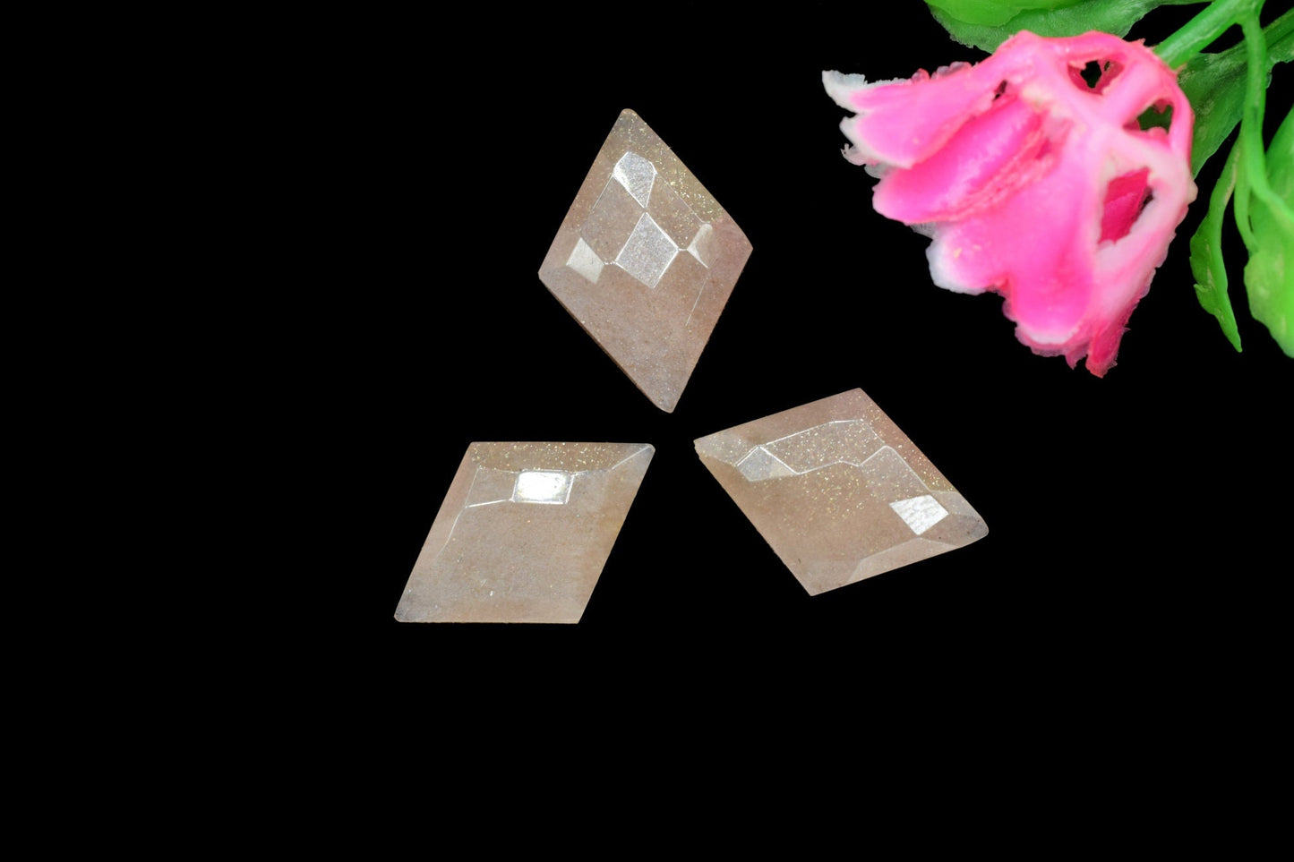 Peach Moonstone 12x18mm diamond shape briolettes,Faceted Briolette,polished,Handmade Gemstone, jewellery making,wire wrapping,gemstone beads