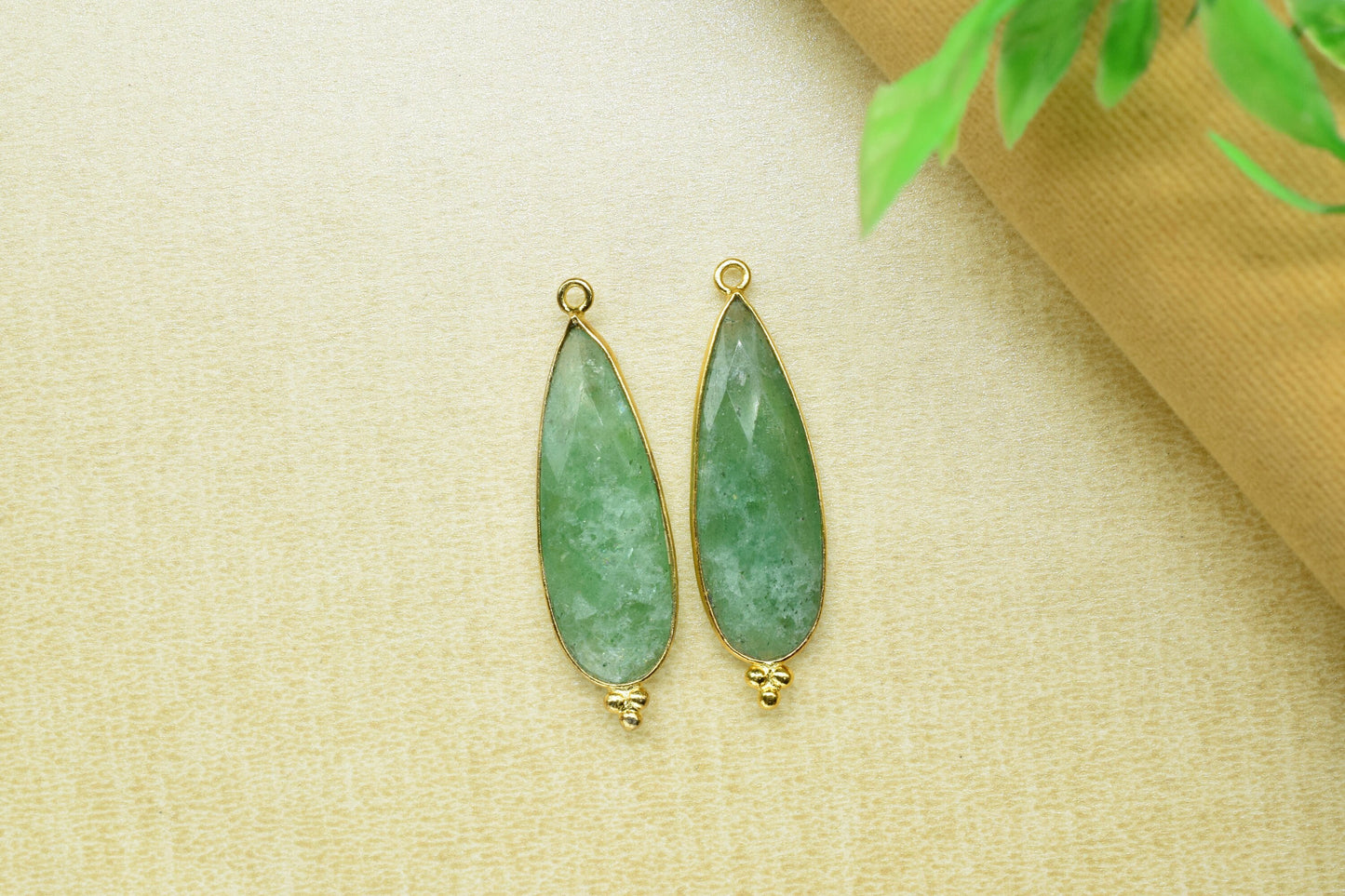 Green strawberry 10x30mm Bezel charms,Bezel Link Supplies,Green strawberry Jewelry,Brass Connector Pendant,GemstoneTeardrops Green Pendant