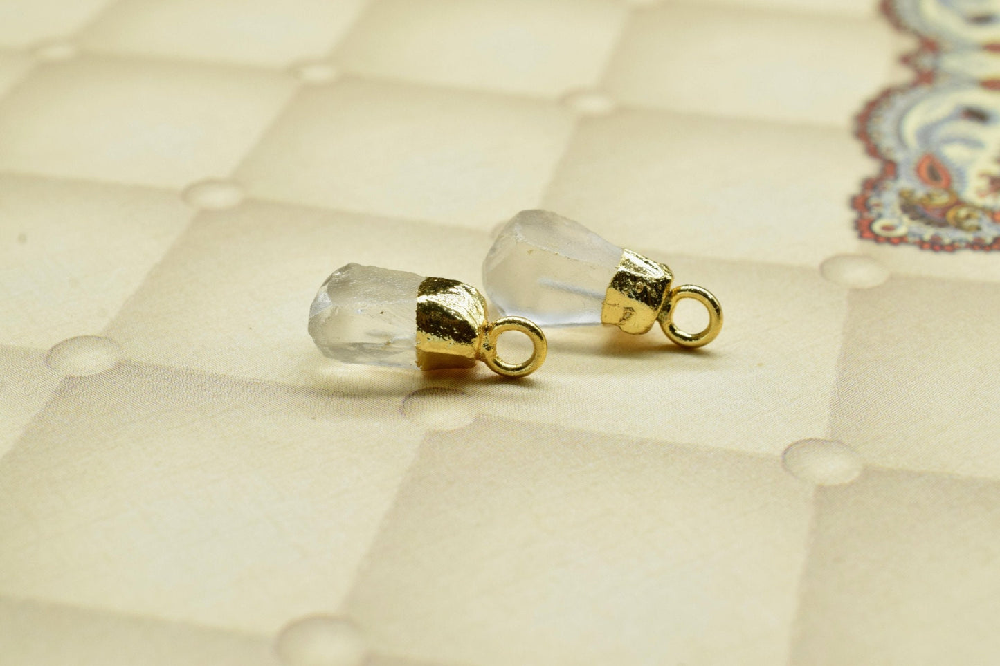 Crystal Quartz Raw Pendants,Crystal Quartz Pendant Connector Jewelry Necklace,Rough Electroplated Chams,Loose Stone Pendant,Gemstone Pendant